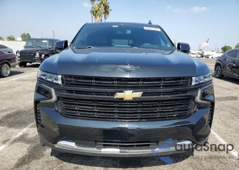 2022 Chevrolet Suburban C1500 Lt z USA, uszkodzony, nr VIN 1GNSCCKT1NR305591